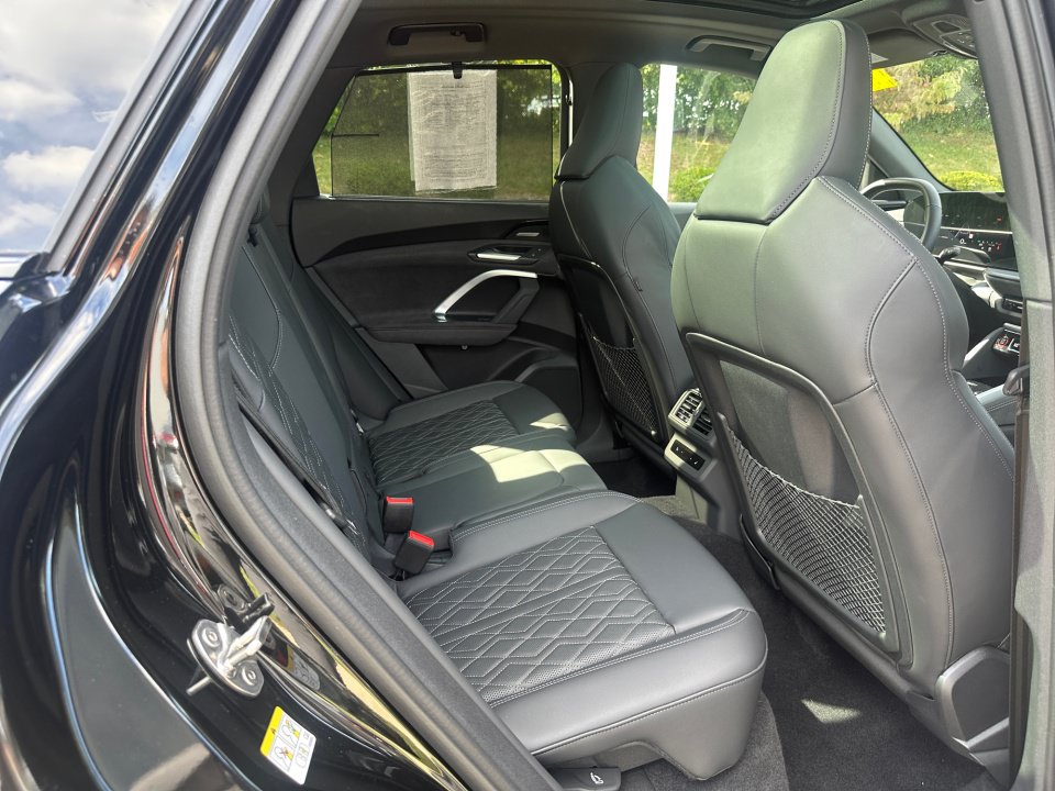 Used 2025 Audi SQ5 Prestige AWD/4WD image 27