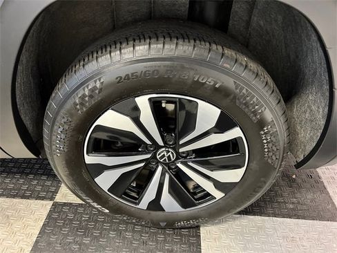 Certified 2024 Volkswagen Atlas SE image 15