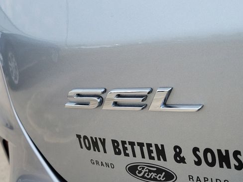 Used 2024 Ford Edge SEL w/ Convenience Package AWD/4WD image 7