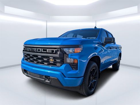 Used 2025 Chevrolet Silverado 1500 Custom image 7