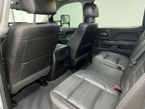Used 2019 GMC Sierra 2500 Denali w/ Duramax Plus Package AWD/4WD image 47