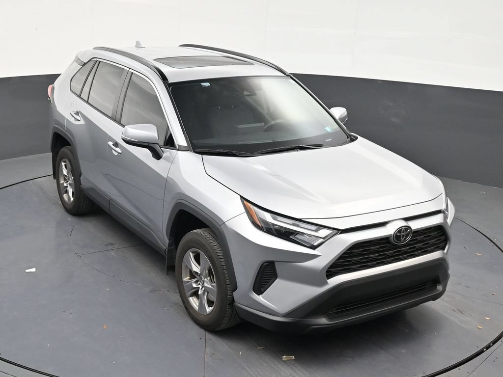 Used 2025 Toyota RAV4 XLE w/ Convenience Package FWD image 17