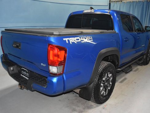 Used 2017 Toyota Tacoma TRD Off-Road image 26