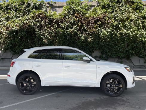 Used 2025 Audi Q5 2.0T Premium Plus w/ Premium Plus Package AWD/4WD image 2