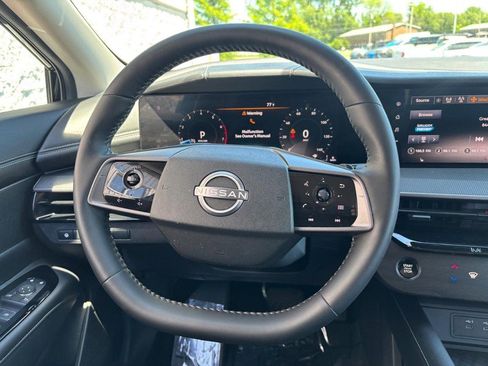 Used 2025 Nissan Murano SV FWD image 16
