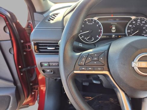 Used 2024 Nissan Sentra SV image 10