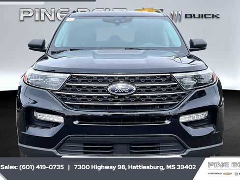 Used 2024 Ford Explorer XLT w/ Equipment Group 202A image 3