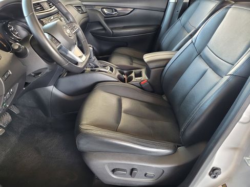Certified 2018 Nissan Rogue SL FWD image 18