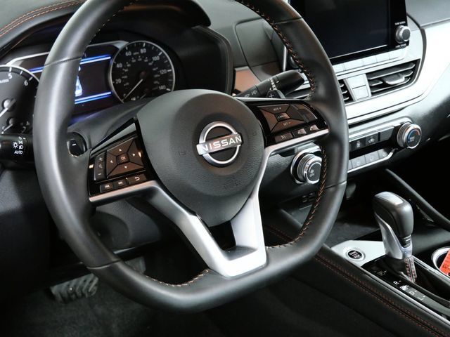 Used 2025 Nissan Altima 2.5 SR AWD/4WD image 19