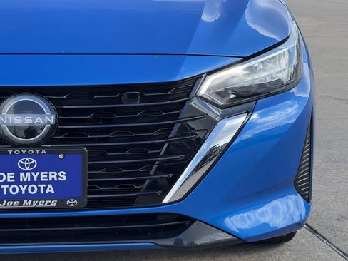 Used 2025 Nissan Sentra SV FWD image 4
