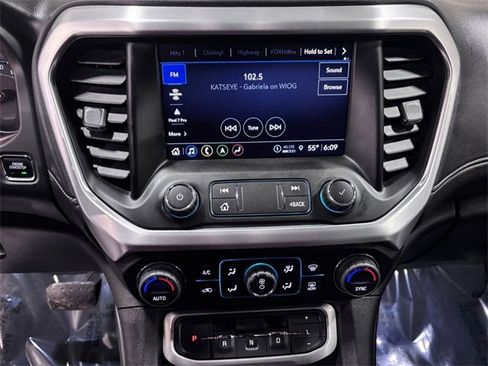 Used 2023 GMC Acadia SLT image 21
