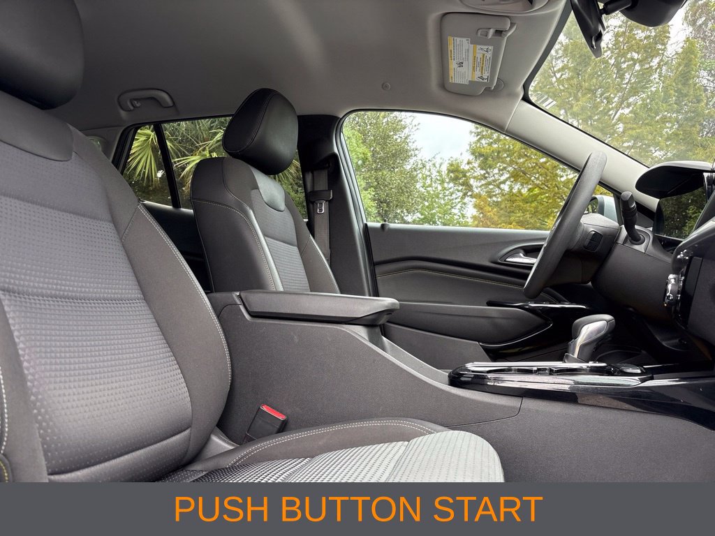 Used 2025 Chevrolet Trax LT FWD image 6