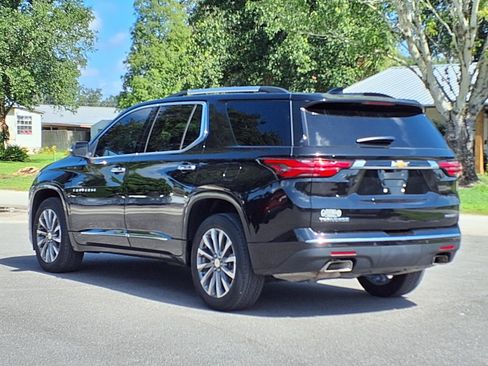 Used 2023 Chevrolet Traverse Premier FWD image 28