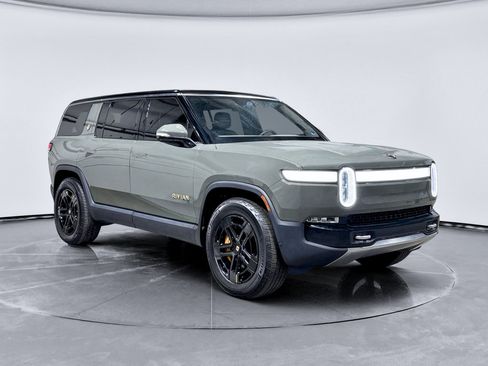 Used 2023 Rivian R1S Launch Edition AWD/4WD image 4