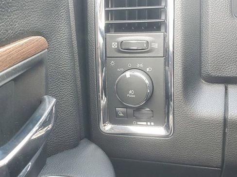 Used 2017 RAM 1500 Laramie w/ Convenience Group AWD/4WD image 21