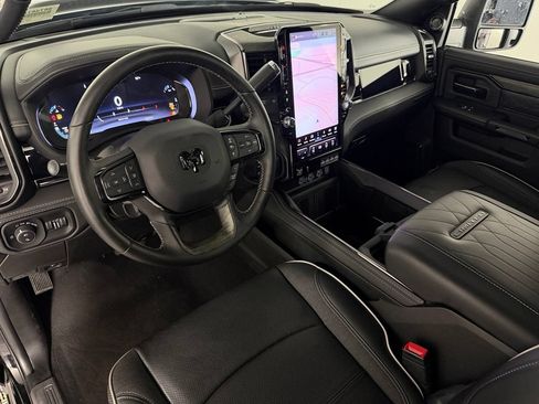 Used 2025 RAM 3500 Limited AWD/4WD image 12