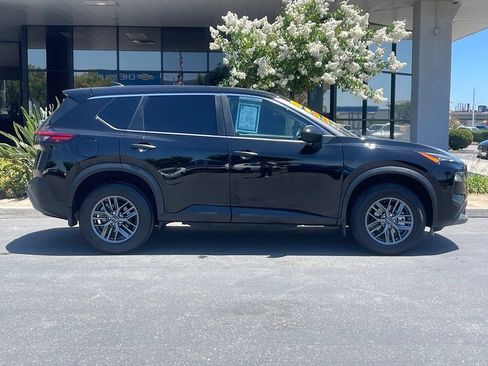 Used 2023 Nissan Rogue S FWD image 3
