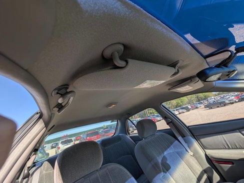 Used 2001 Buick Century Custom w/ Premium Pkg FWD image 31
