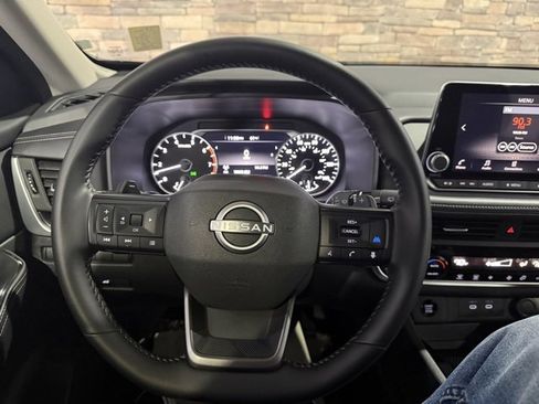 Certified 2025 Nissan Rogue SV image 14