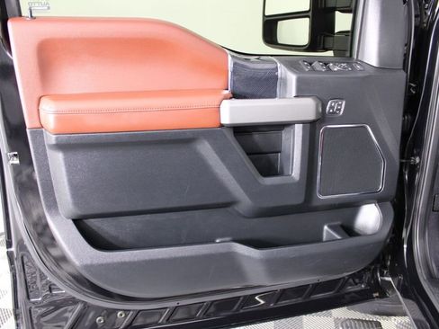 Used 2020 Ford F350 Platinum AWD/4WD image 16