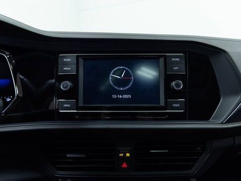 Used 2024 Volkswagen Jetta SE image 17