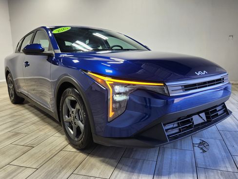 Used 2025 Kia K4 LXS FWD image 7