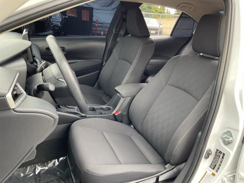 Used 2025 Toyota Corolla LE w/ LE Premium Package FWD image 16