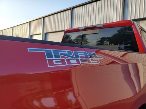 Used 2020 Chevrolet Silverado 1500 LT Trail Boss AWD/4WD image 9