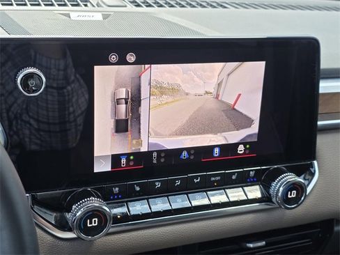 Used 2023 GMC Canyon Denali image 15