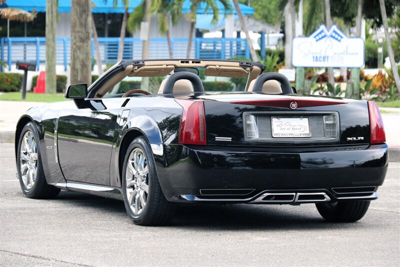 Used 2009 Cadillac XLR RWD image 12