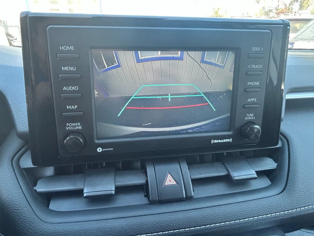 Used 2020 Toyota RAV4 XLE AWD/4WD image 18
