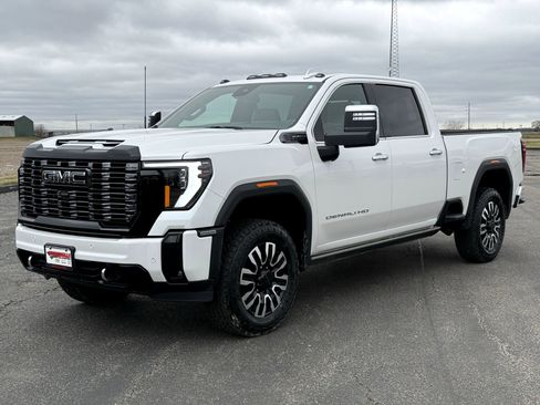 Used 2025 GMC Sierra 2500 Denali Ultimate image 10