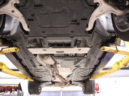 Used 2021 Mercedes-Benz GLE 350 4MATIC w/ AMG Line Exterior image 95