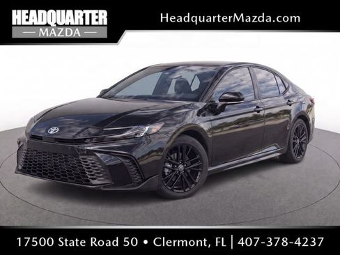 Used 2026 Toyota Camry SE FWD image 1