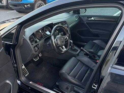 Used 2019 Volkswagen GTI SE FWD image 14