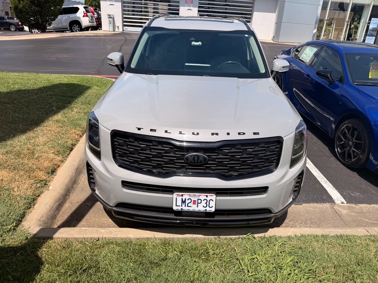 Used 2021 Kia Telluride EX w/ EX Premium Package AWD/4WD image 2