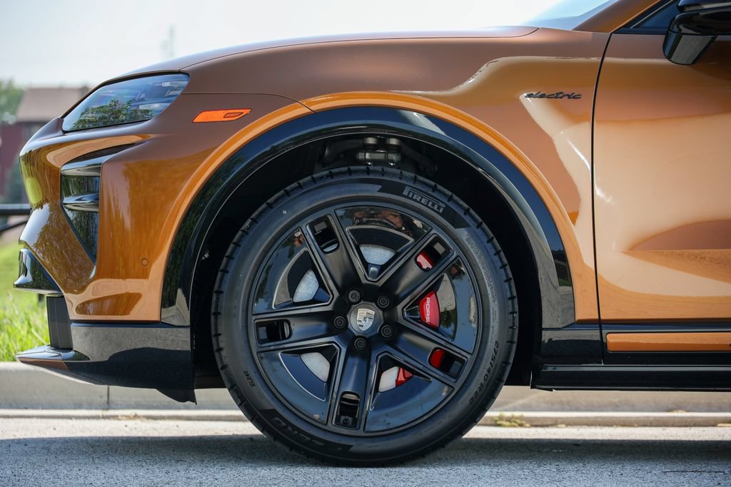 New 2026 Porsche Cayenne Turbo AWD/4WD image 25