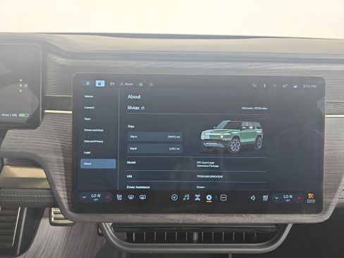 Used 2024 Rivian R1S Adventure AWD/4WD image 29