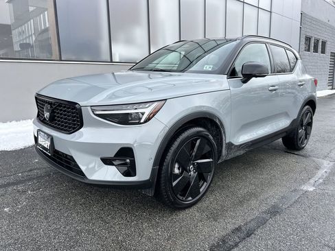 New 2026 Volvo XC40 B5 Ultra w/ Climate Package image 4