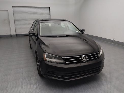 Used 2017 Volkswagen Jetta SE image 14