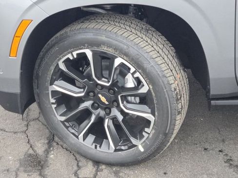 New 2026 Chevrolet Suburban High Country image 31