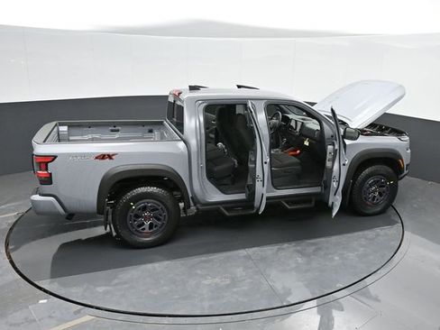 Used 2025 Nissan Frontier PRO-4X image 47