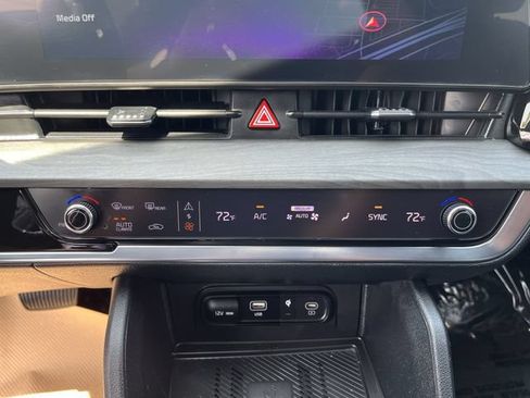 Used 2025 Kia Sportage X-Line w/ Premium Package AWD/4WD image 19