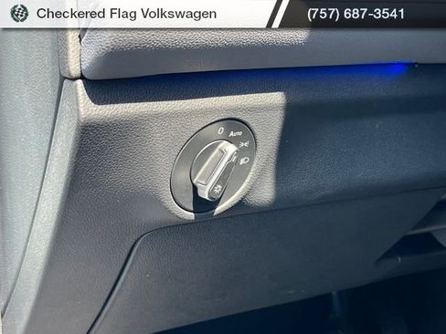 Used 2025 Volkswagen Jetta SEL FWD image 16