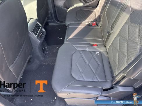 Used 2024 Volkswagen Atlas SE w/ Black Wheel Package image 10