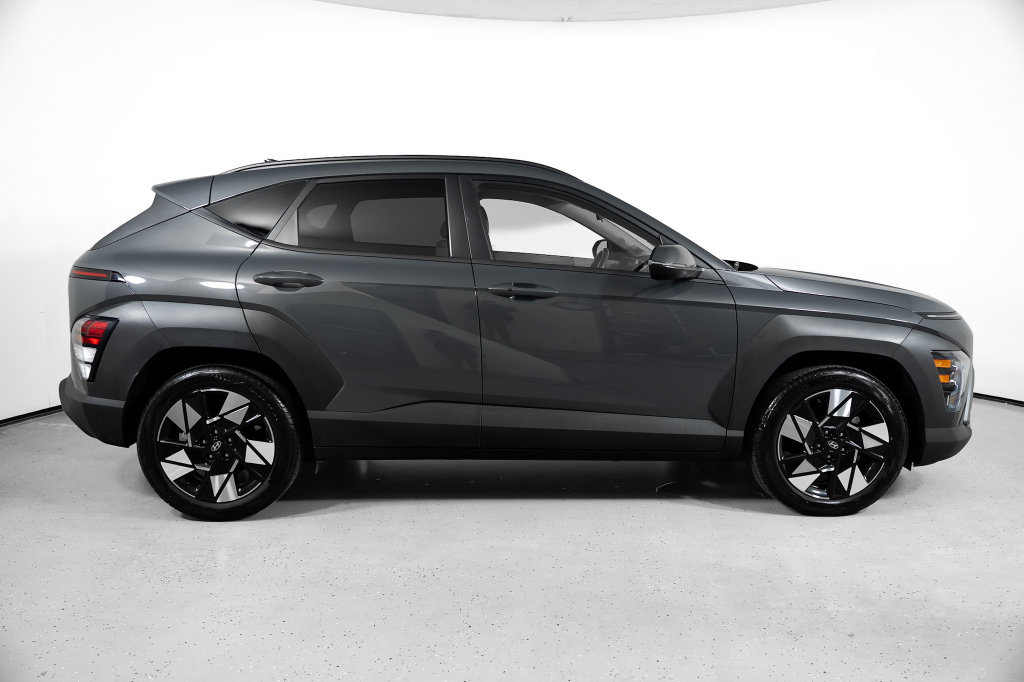 Certified 2025 Hyundai Kona SEL FWD image 3