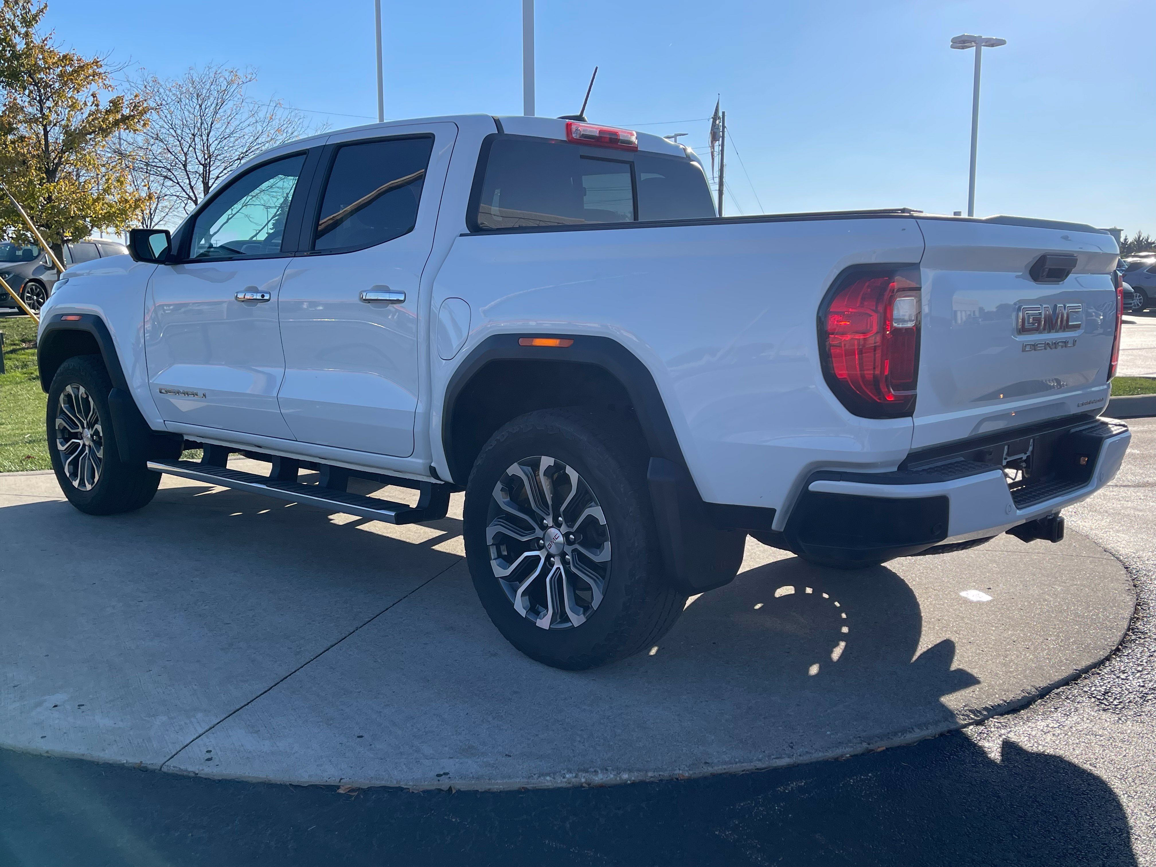 Used 2025 GMC Canyon Denali AWD/4WD image 5