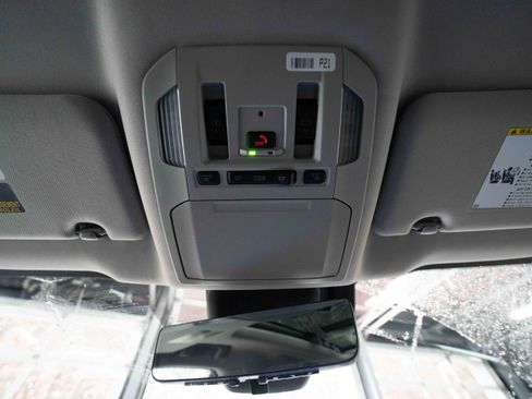 New 2026 Toyota Highlander Platinum image 18