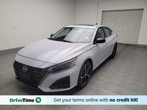 Used 2024 Nissan Altima 2.5 SR w/ SR Premium Package image 1