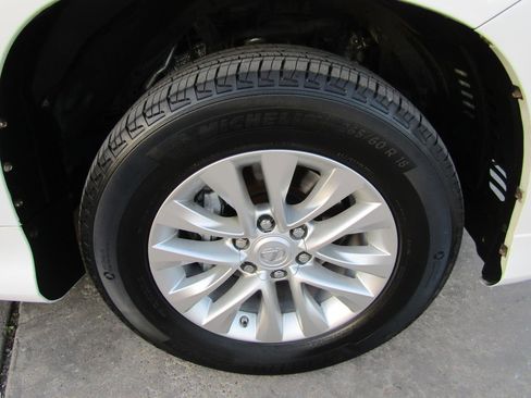 Used 2015 Lexus GX 460 w/ Premium Package image 7